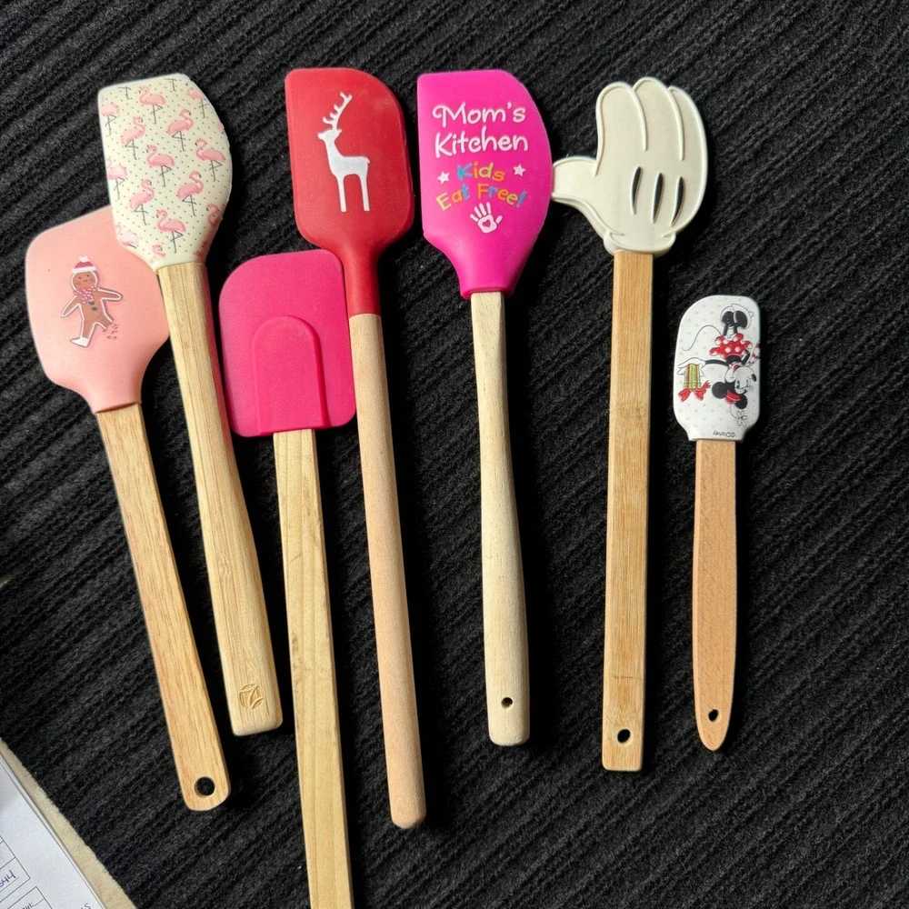 Lot of 7 Silicone Spatulas‎ Disney Mickey Minnie Crate & Barrel Christmas